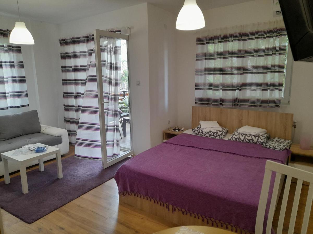 V&V Studio Apartments Ni Habitación foto